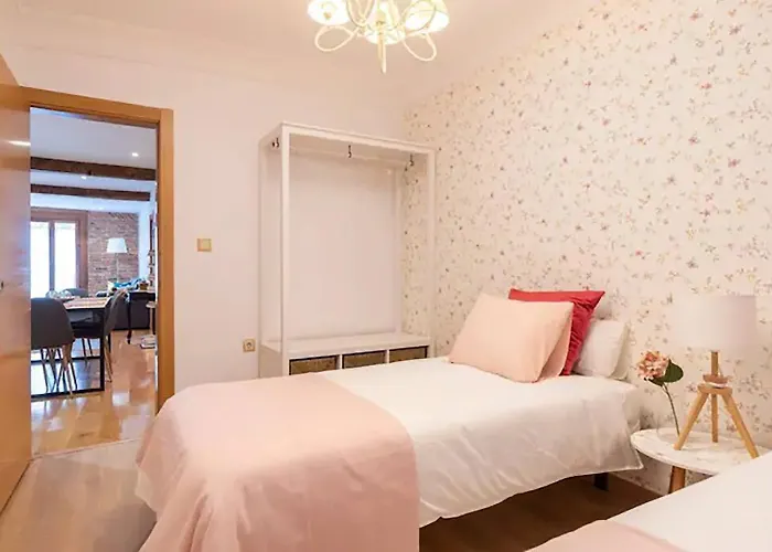 Junto Al Ayuntamiento *