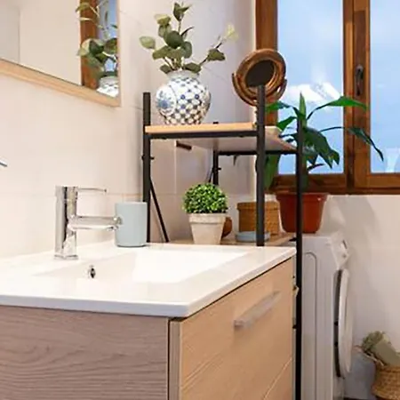 Junto Al Ayuntamiento *