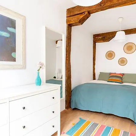 Junto Al Ayuntamiento Apartment *