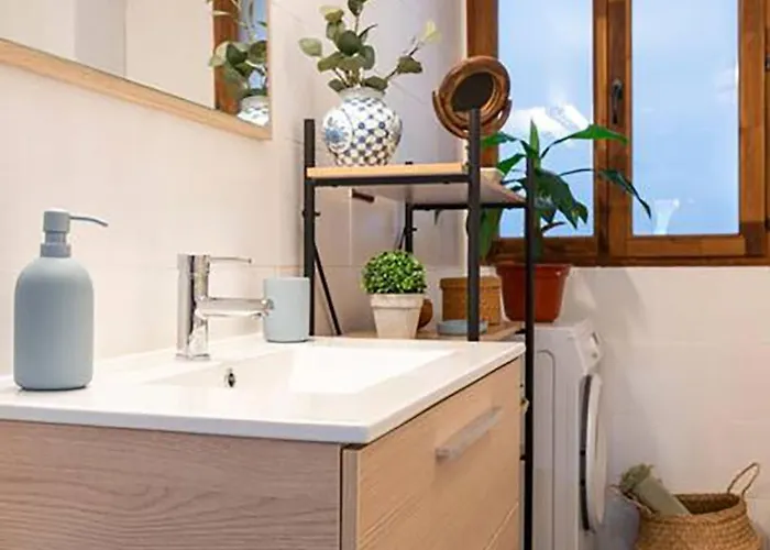 Junto Al Ayuntamiento *