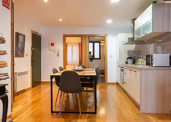 Junto Al Ayuntamiento Santander